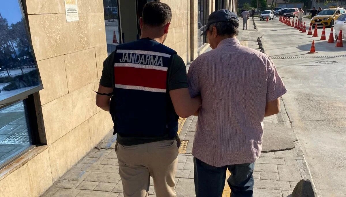 İzmir'de terör propogandası: 5 kişi gözaltına alındı