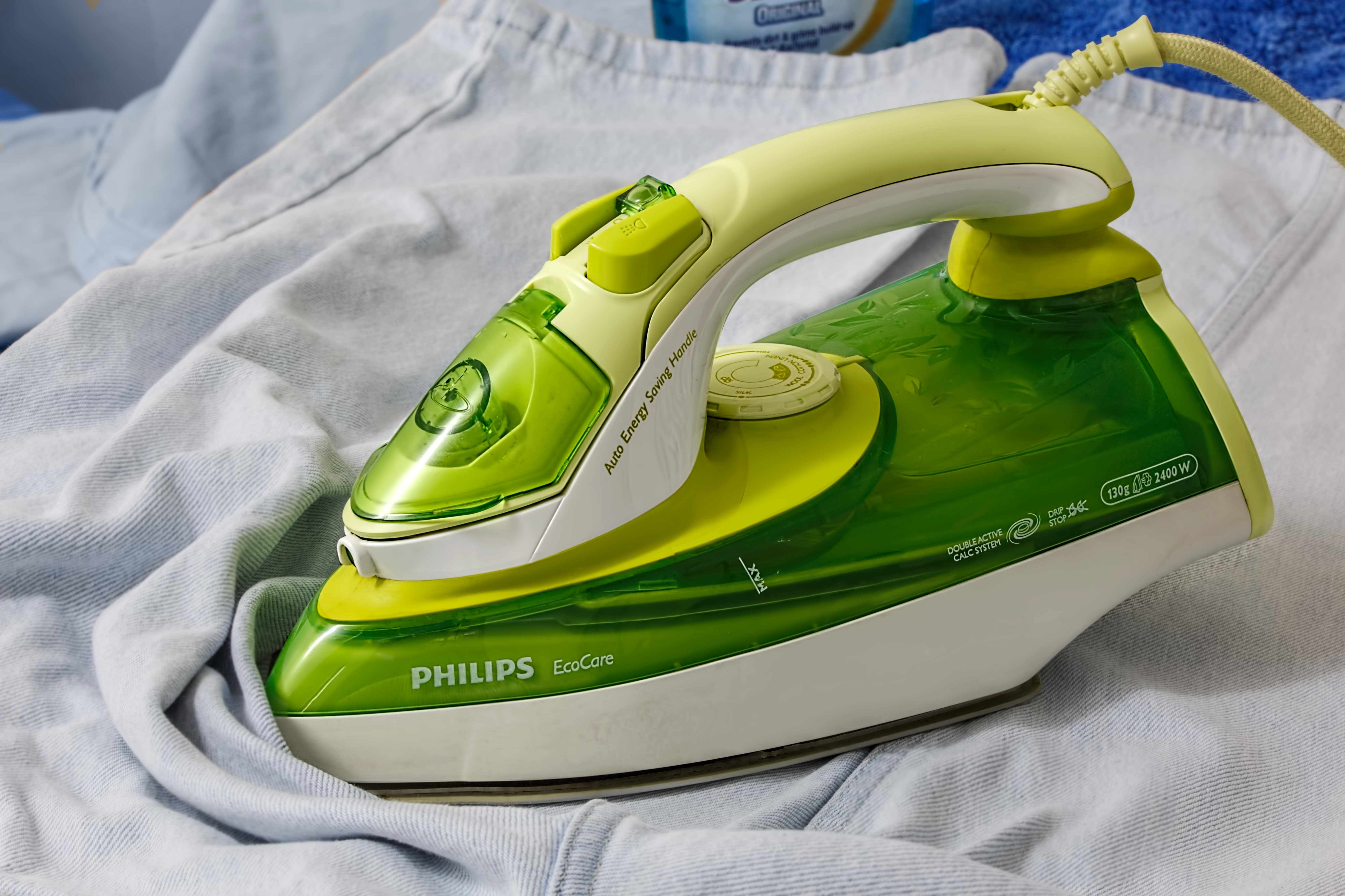 Melalui bagian tersebut, jenis setrika yang satu ini pun akan bekerja merapikan serat pakaian . 10 Review Terbaik Setrika Philips Seri Terbaru Yang Bagus 2021