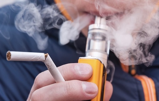 مفزع/ 17 بالمائة من المراهقين في تونس يُدخنون السيجارة الالكترونية..