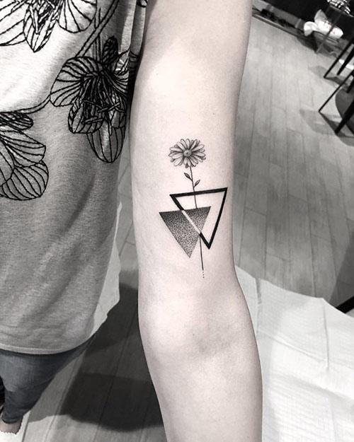 41 Triangle Tattoos For Women That Are Super Inspiring 625_x_500_jpg