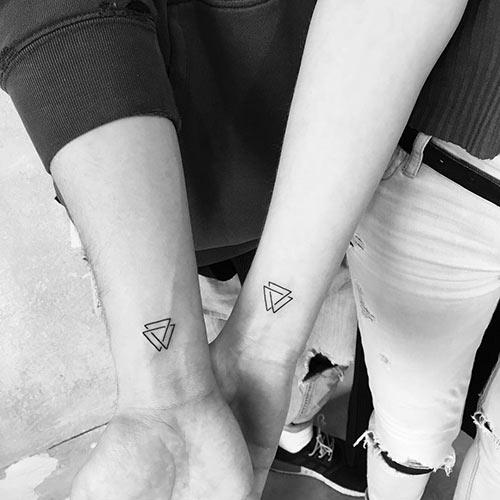 41 Triangle Tattoos For Women That Are Super Inspiring 500_x_500_jpg