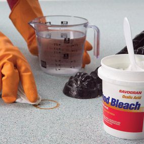 How To Remove A Stubborn Stain From Vinyl Flooring Lovetoknow 