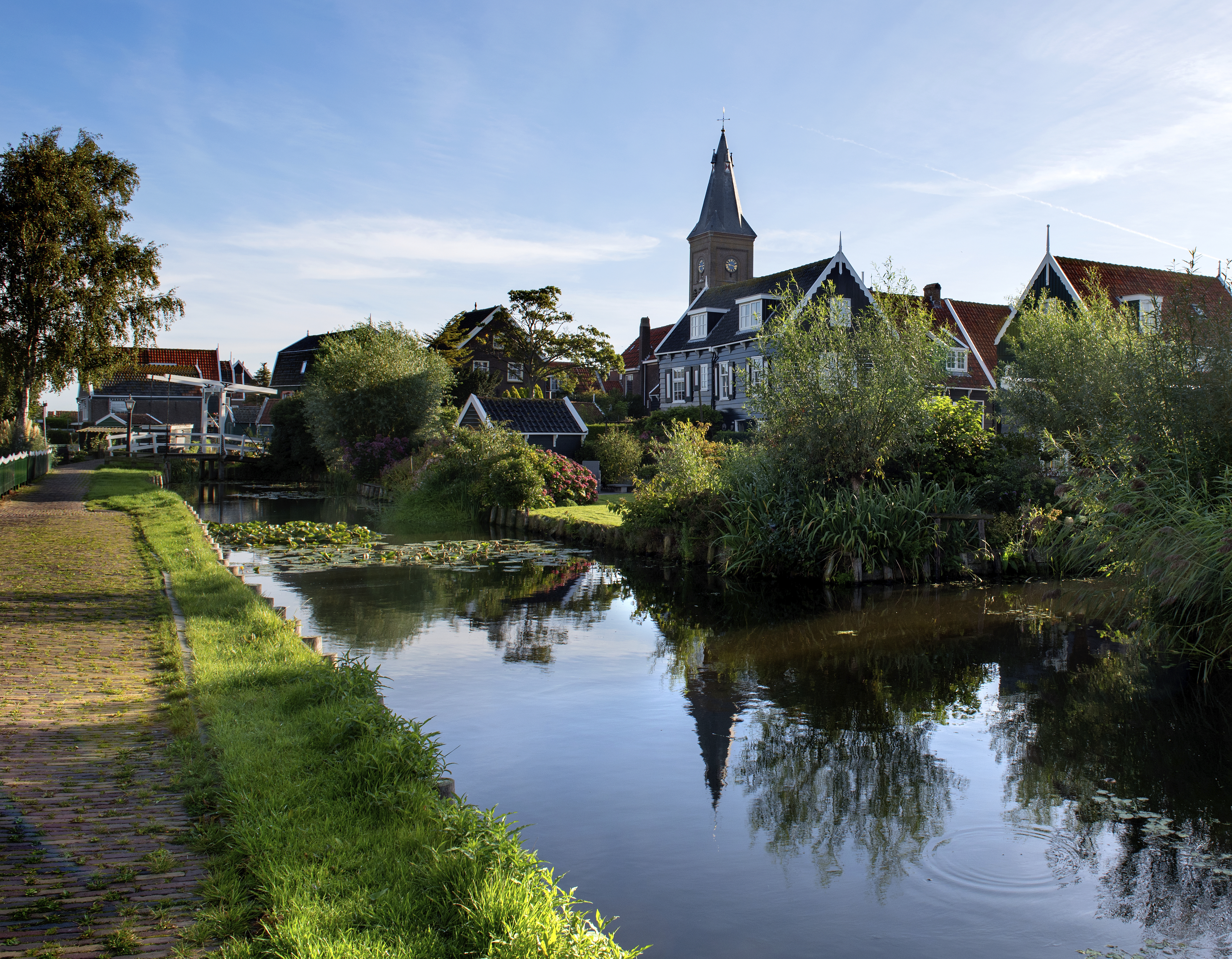 Gegen 15 uhr erreichte die feuerwehr ein erster. Enschede Netherlands