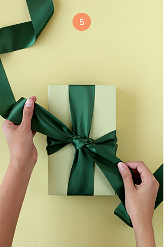 How To Tie The Perfect Bow With Ribbon | Minted How To Tie The Perfect Bow With Ribbon | Minted