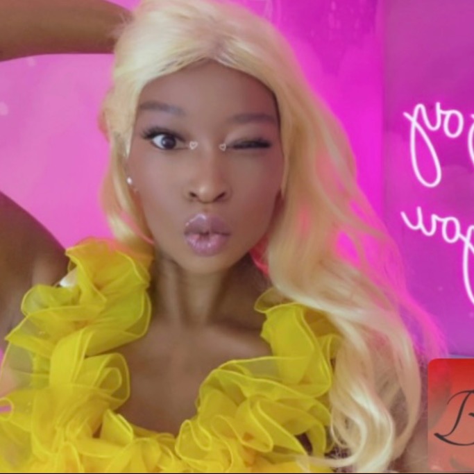 Bellaqueenrose