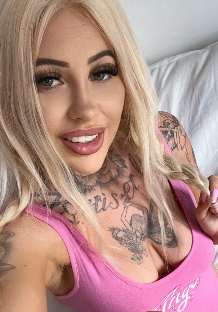 chloe-savage