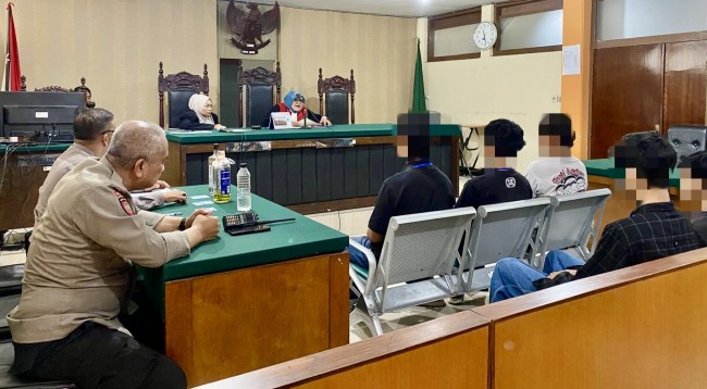 6 Pelajar di Kota Malang Disidang usai Kedapatan Minum Miras, Polisi Tekankan Efek Jera