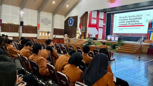 JatimTIMES Bekali Ratusan Mahasiswa KKN Unikama Teknik Menulis Berita Pengabdian di Desa