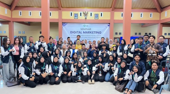 Perluas Pasar UMKM Desa, KKN Unisba Blitar Bekali Warga Bendowulung Strategi Digital