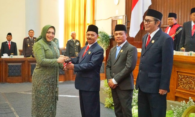 Riyin Nur Asiyah Resmi Pimpin DPRD Magetan Gantikan Suratno, Janji Kembalikan Kepercayaan Masyarakat