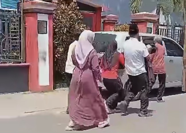 Heboh Dugaan Keracunan MBG di SD Kota Blitar, Siswa Dibawa ke Dua RS