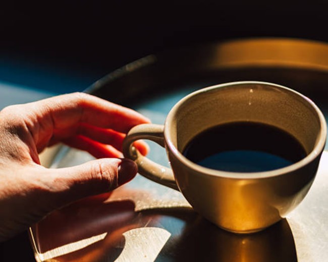 Kopi Sudah Dingin tapi Baru Diminum? Ternyata Ada Makna di Balik Kebiasaan Ini