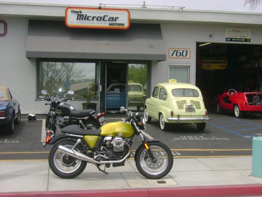 Moto Guzzi V7 Cafe and Classic Review - Retro Italian