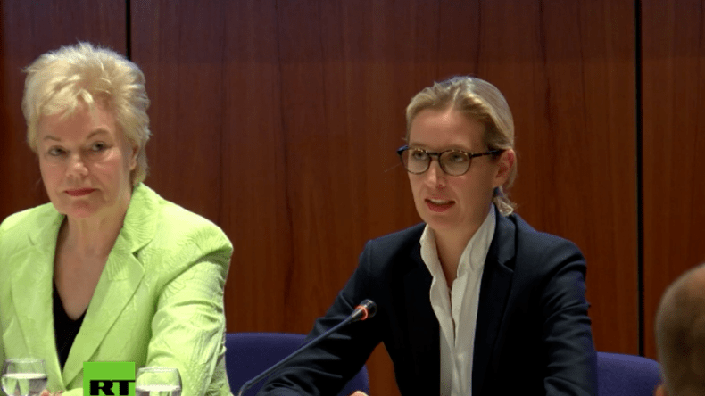 Die hand von alice schwarzer · alice munro · alice munro. AfD-Spitzenkandidatin Alice Weidel: Darum habe ich die ZDF