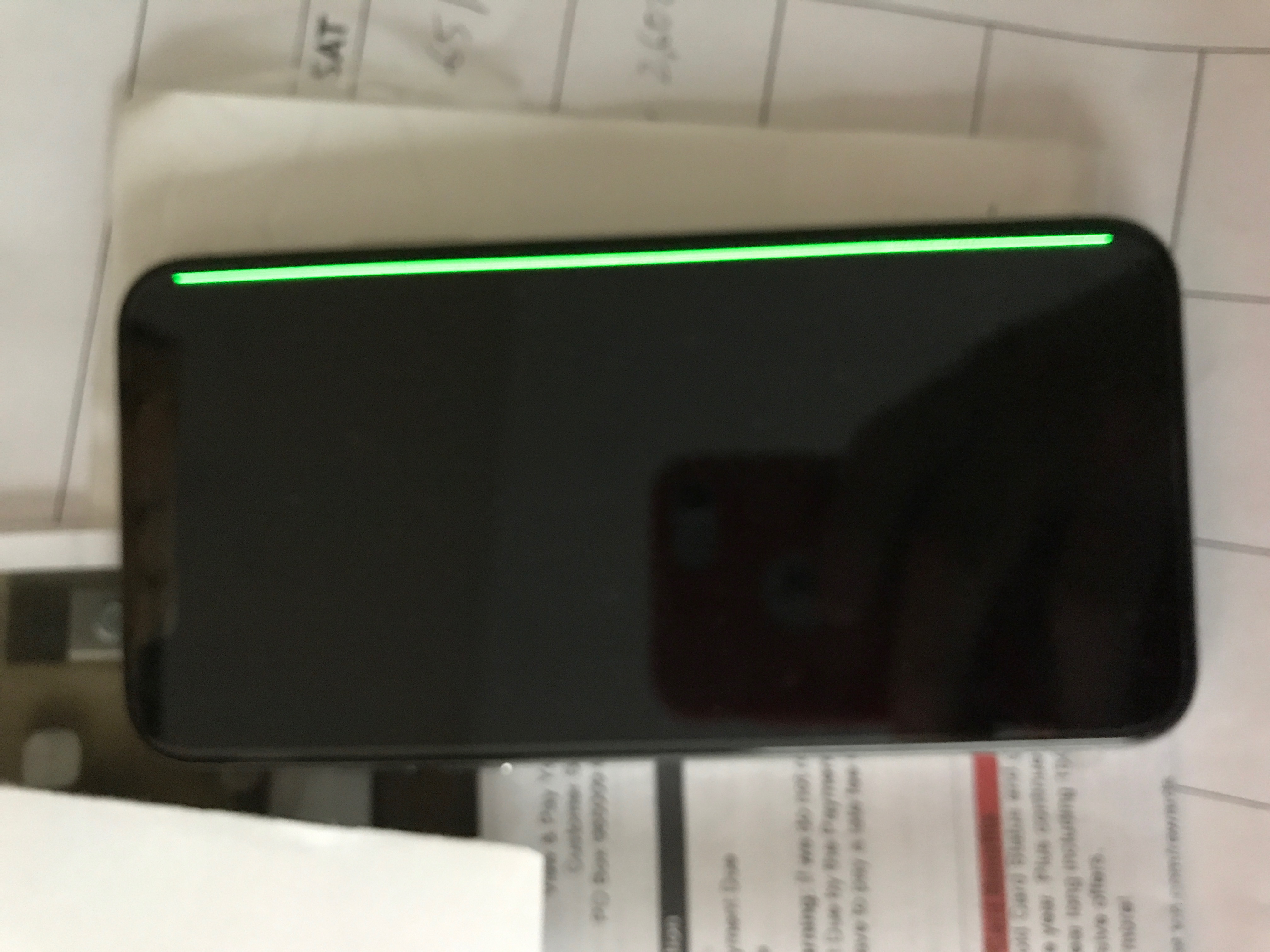 Some iPhone X Owners Are Seeing A Green Line On Their Displays Ubergizmo
