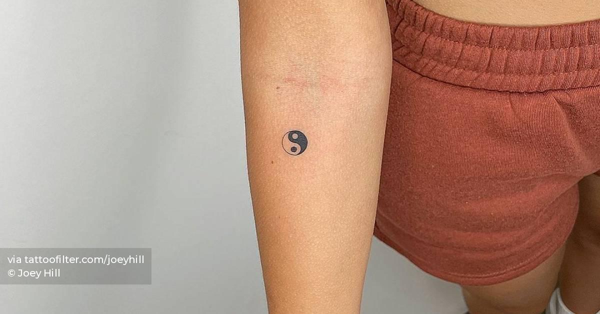 Minimalist Yin Yang Tattoo On The Inner Forearm. 628_x_1200_jpg