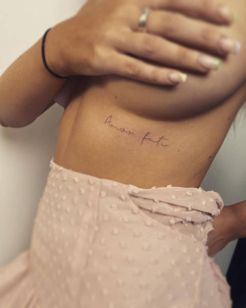 Amor Fati" Lettering Tattoo On The Rib. 1000_x_800_jpg