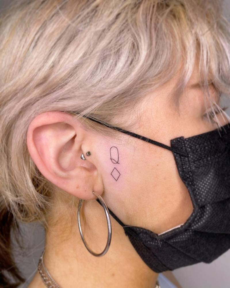 Hand Poked Queen Of Diamonds Tattoo On The Face. 1000_x_800_jpg