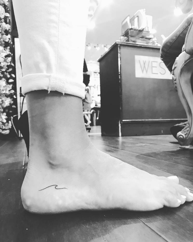 Minimalist Wave Tattoo Ideas 1000_x_800_jpg