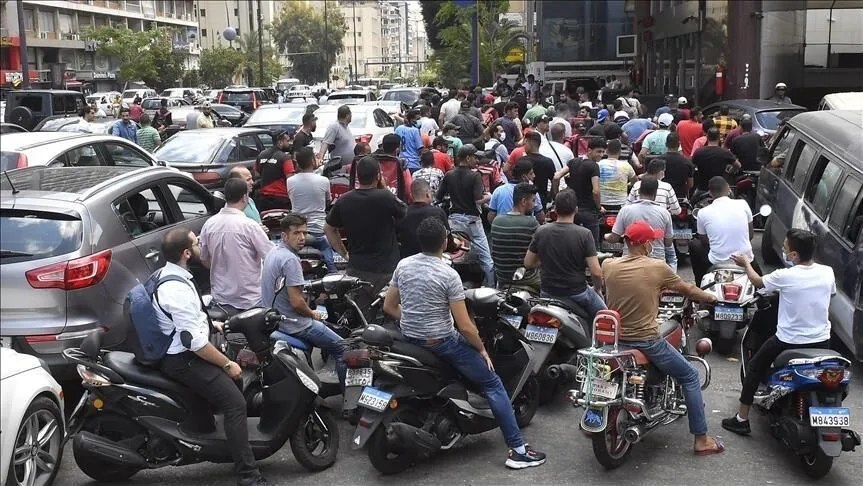 الحكومة اللبنانية تخفض دعم استيراد الوقود