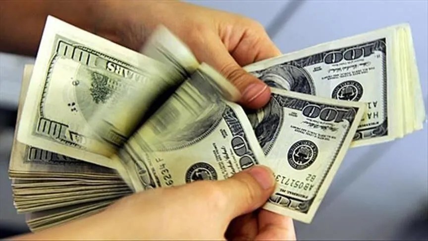 التحويلات المالية.. جرعات تخفف أزمات اللبنانيين المعيشية (تقرير)