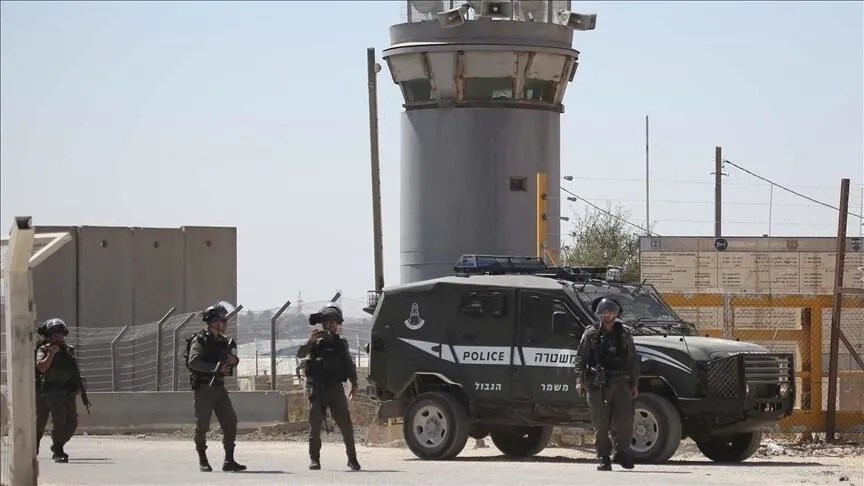 هيئة فلسطينية تحذر من خطورة على حياة أسرى مضربين عن الطعام