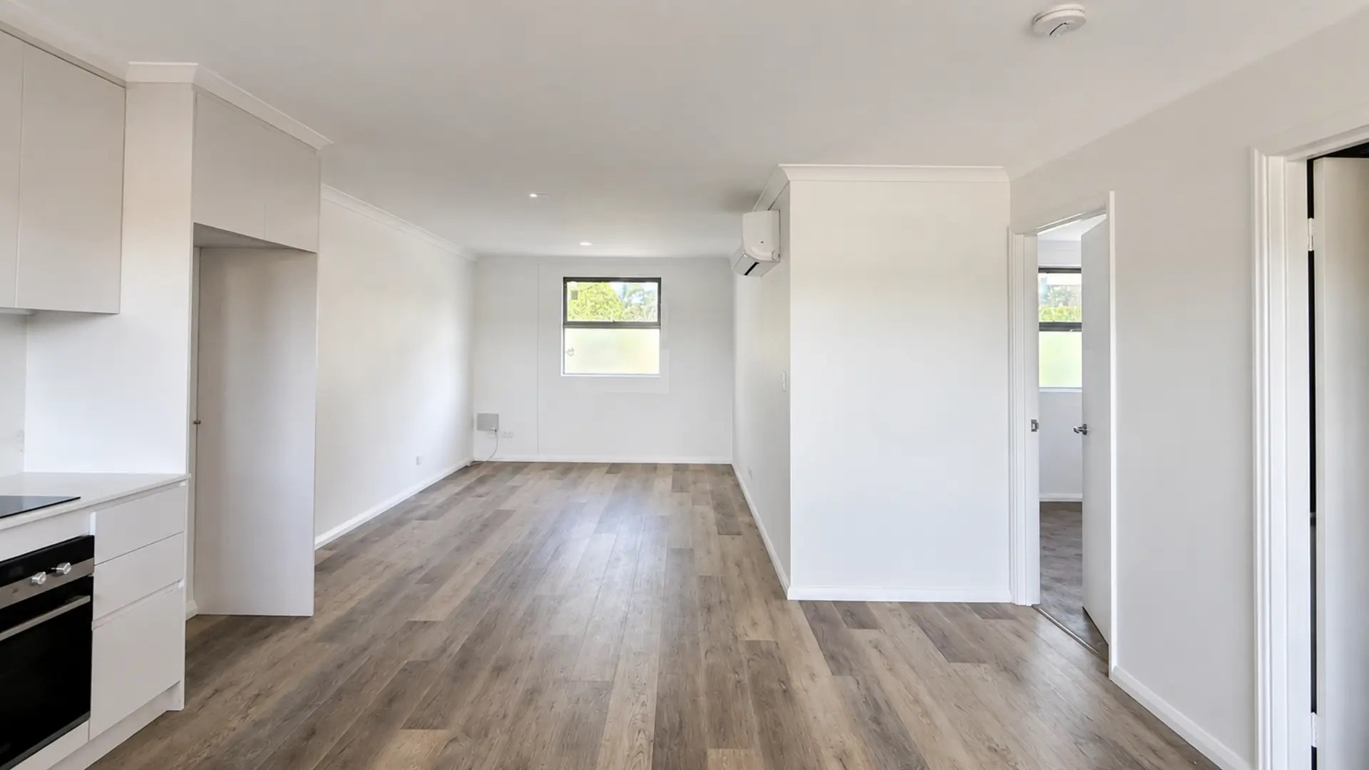 How Can P50 Shadowlines Create a Flush Minimalist Interior?
