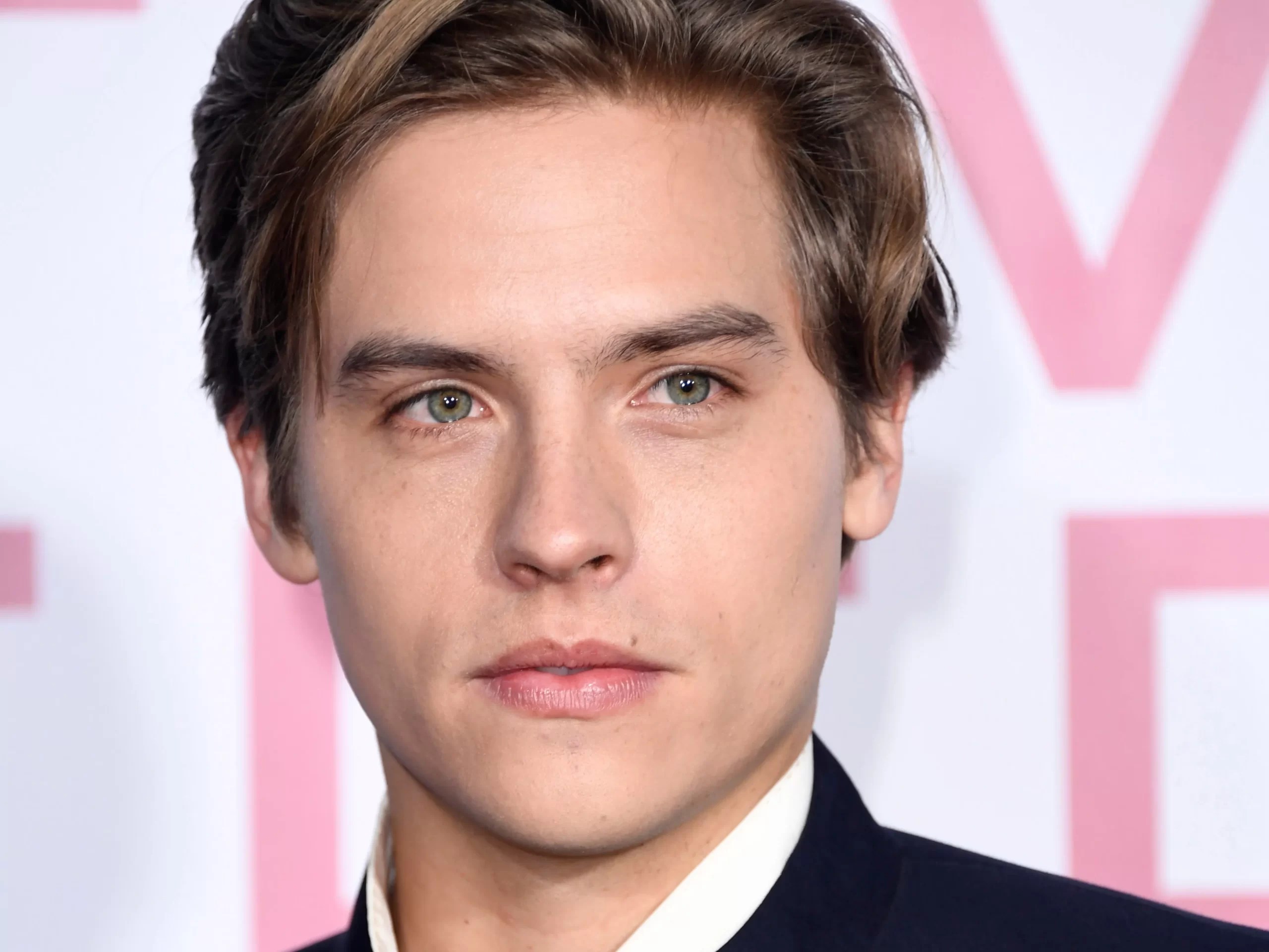 Dylan Sprouse Bio, Movies, Age, Family, Girlfriend, Height,