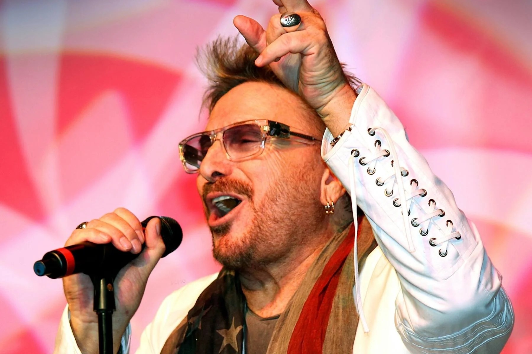 Chuck Negron Chuck Negron Bio, Age, Height, Wife, Family, Career, Net Worth