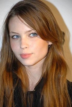 Daveigh_Chase Daveigh Chase Bio, Age, Height, Family, Career, Salary, Net Worth & More