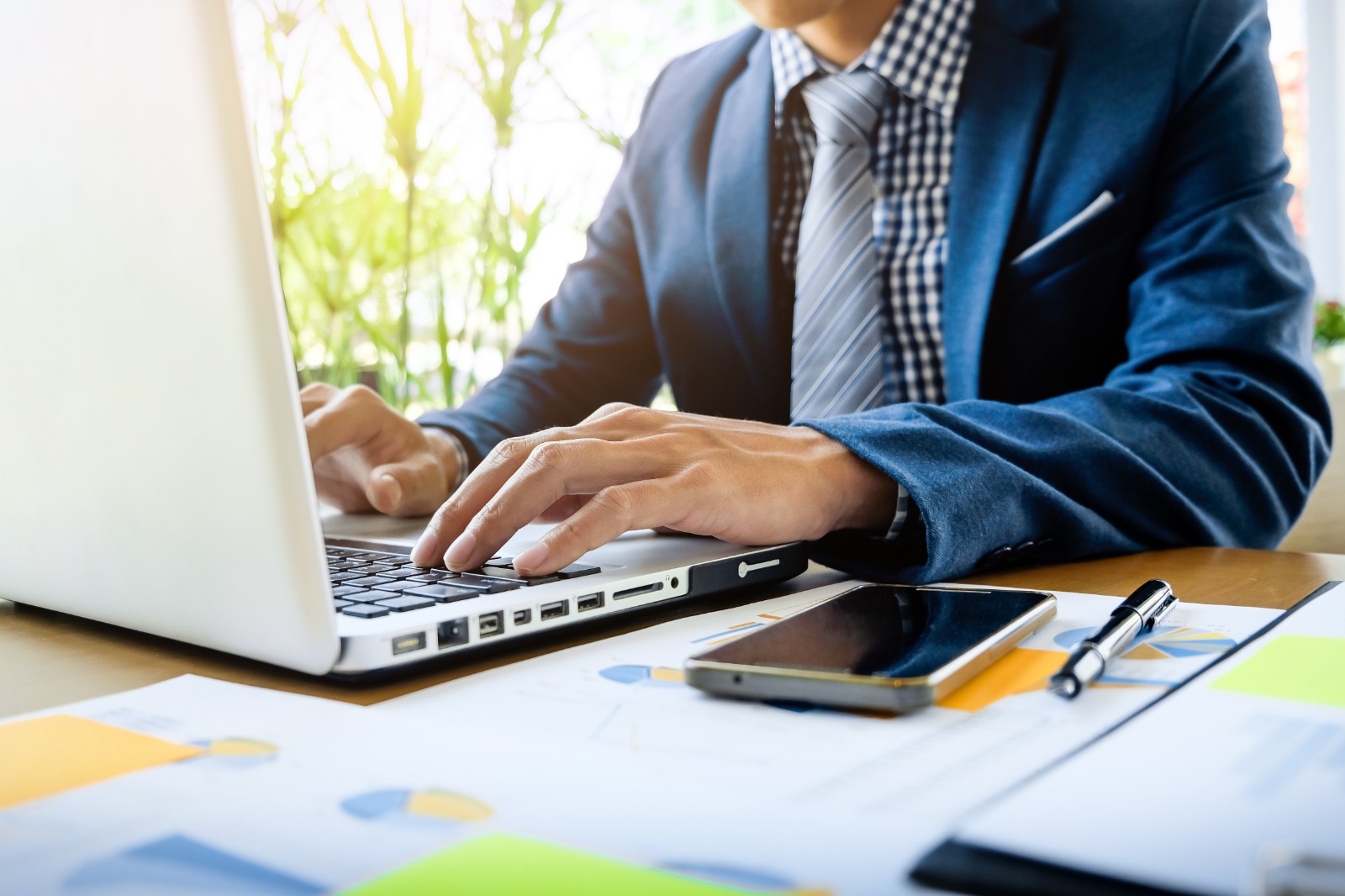 El curso “Tutoría Virtual” busca fortalecer las competencias de los docentes y asegurar una enseñanza de calidad en la plataforma virtual. La parte práctica se centra en el Manejo de la plataforma Moodle.