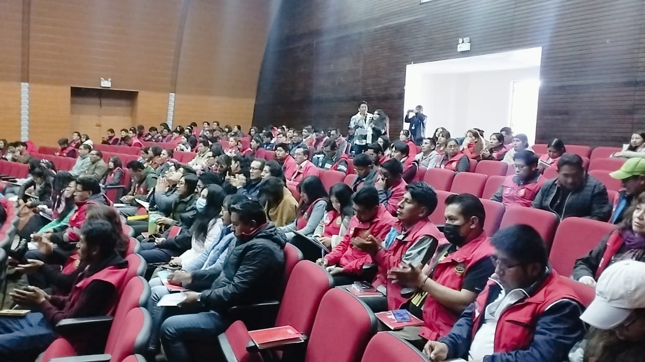 El evento fue desarrollado en dos sesiones presenciales con la participación de aproximadamente 400 servidores públicos.