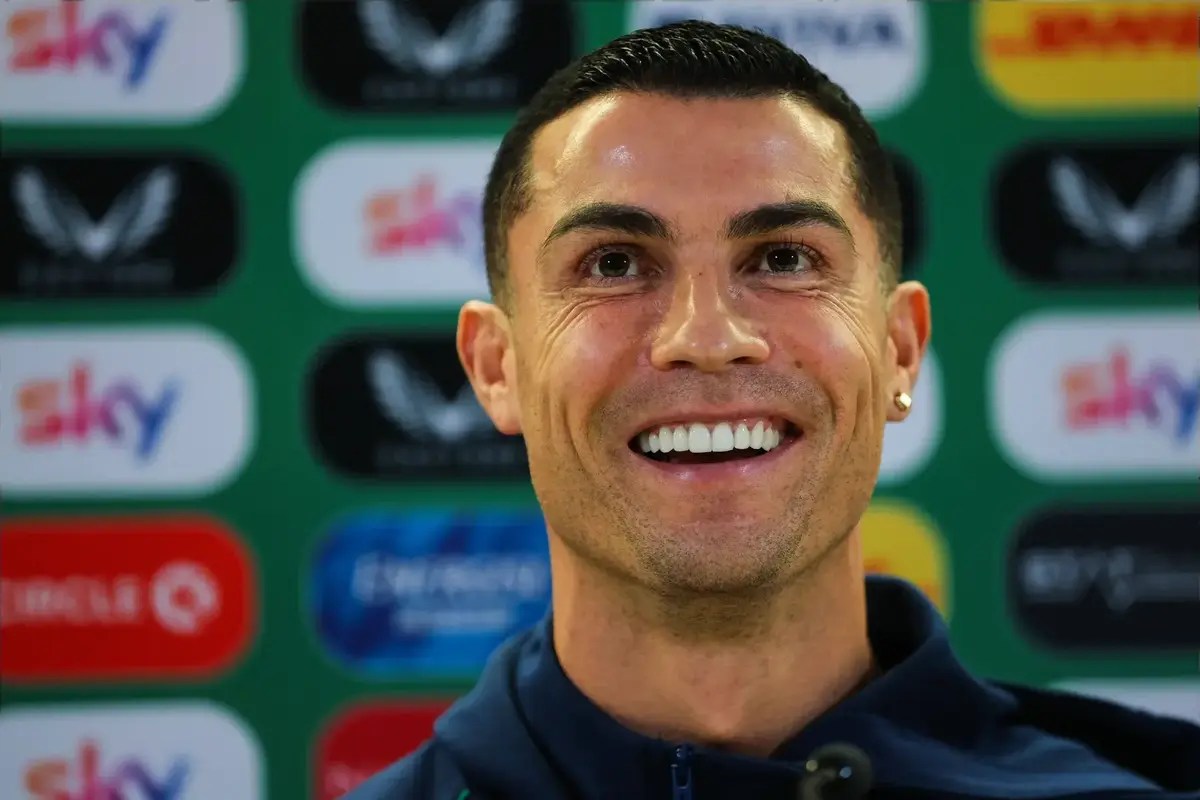 Cristiano Ronaldo Shocks Fans: From Football Legend to MMA Shareholder! (2026)