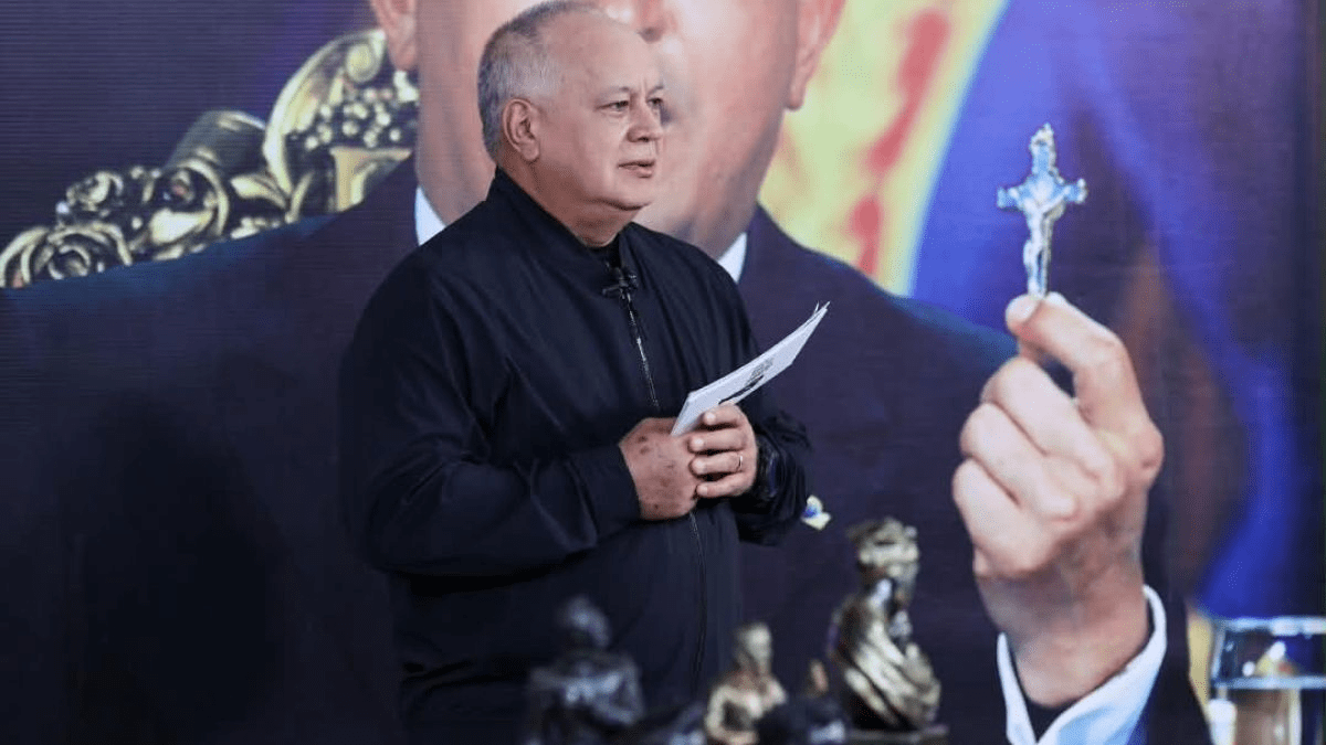 Diosdado Cabello advierte sobre un “falso silencio” de María Corina Machado y la oposición