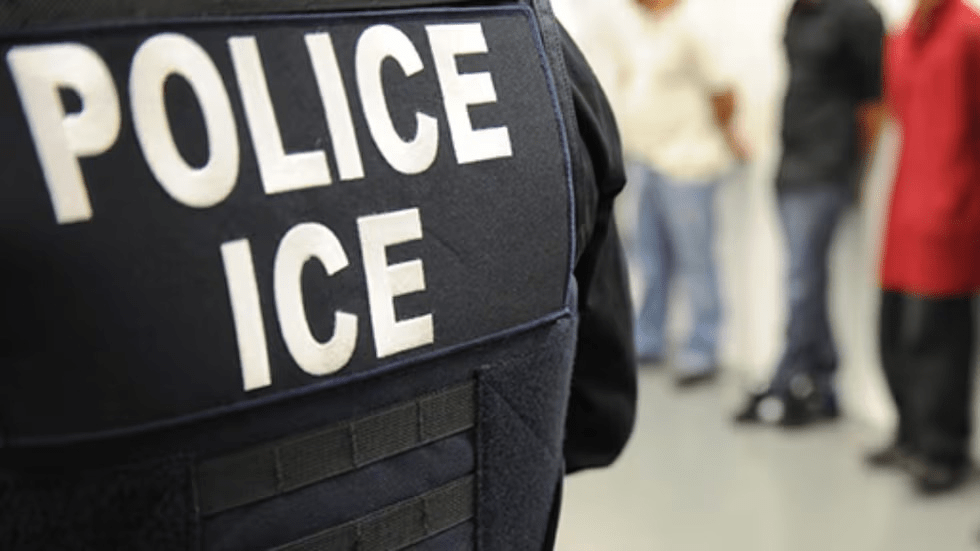 Venezolano iba camino al trabajo en una escuela de Florida y terminó detenido por ICE