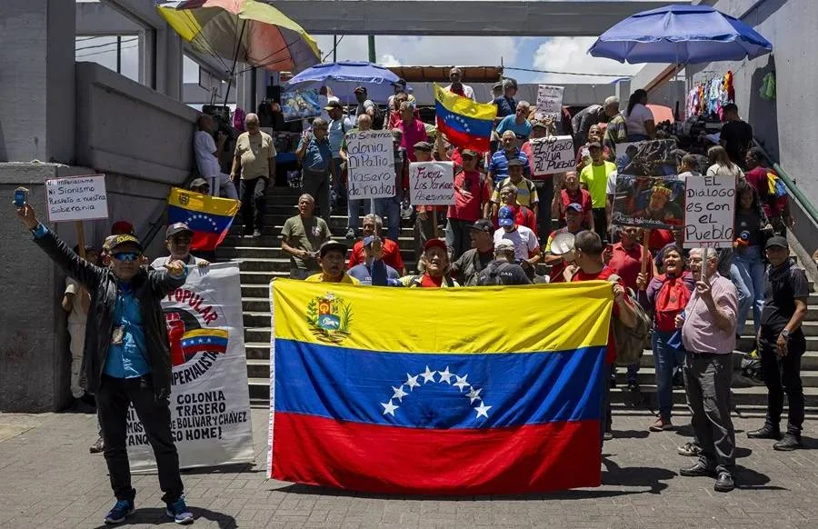 Chavistas protestan en Caracas contra presencia de EE UU en el país