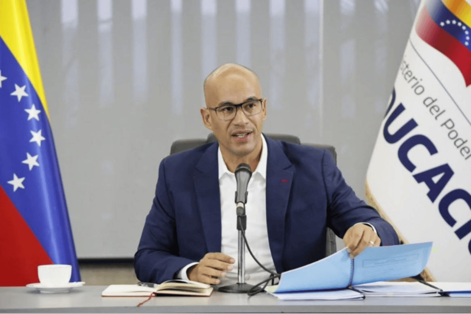Ay Por Dios !!!!!! Rodríguez confirma clases el #14Sep y reconoce que el salario de maestros es insuficiente