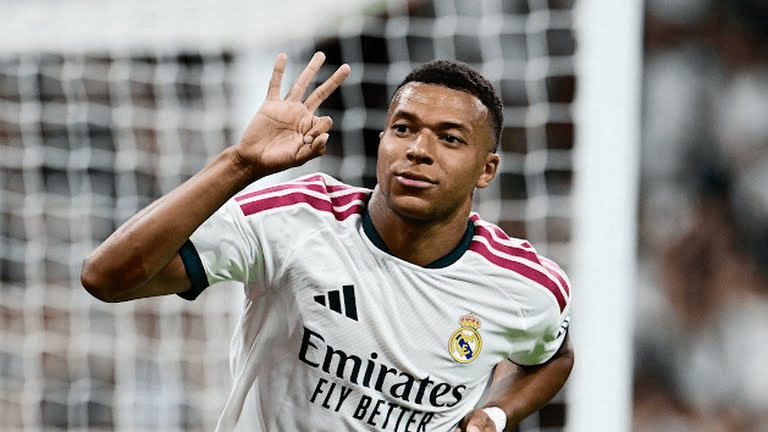 El Madrid aplasta 4-1 a la Real Sociedad con hat trick de Mbappé