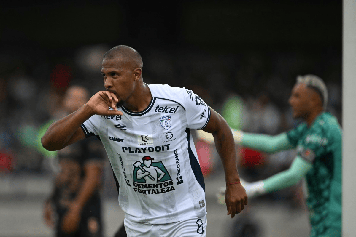 El Venezolano Salomón Rondón es el líder goleador en el Torneo Apertura de la Liga MX