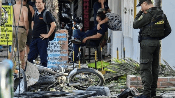 Venezolano murió tras explosión de carro bomba cerca de estación policial en Colombia
