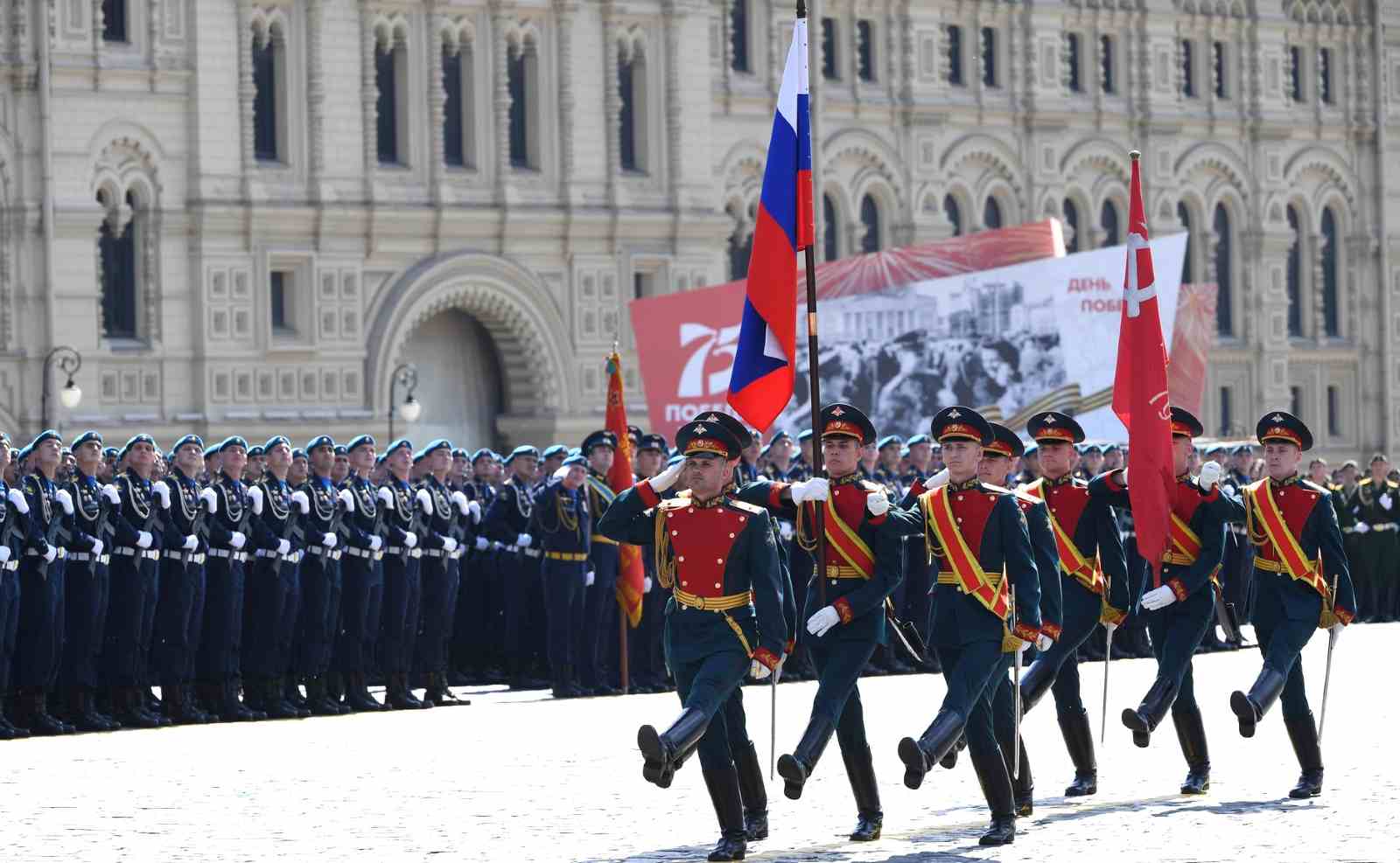 http://en.kremlin.ru/events/president/news/63560/photos/64046