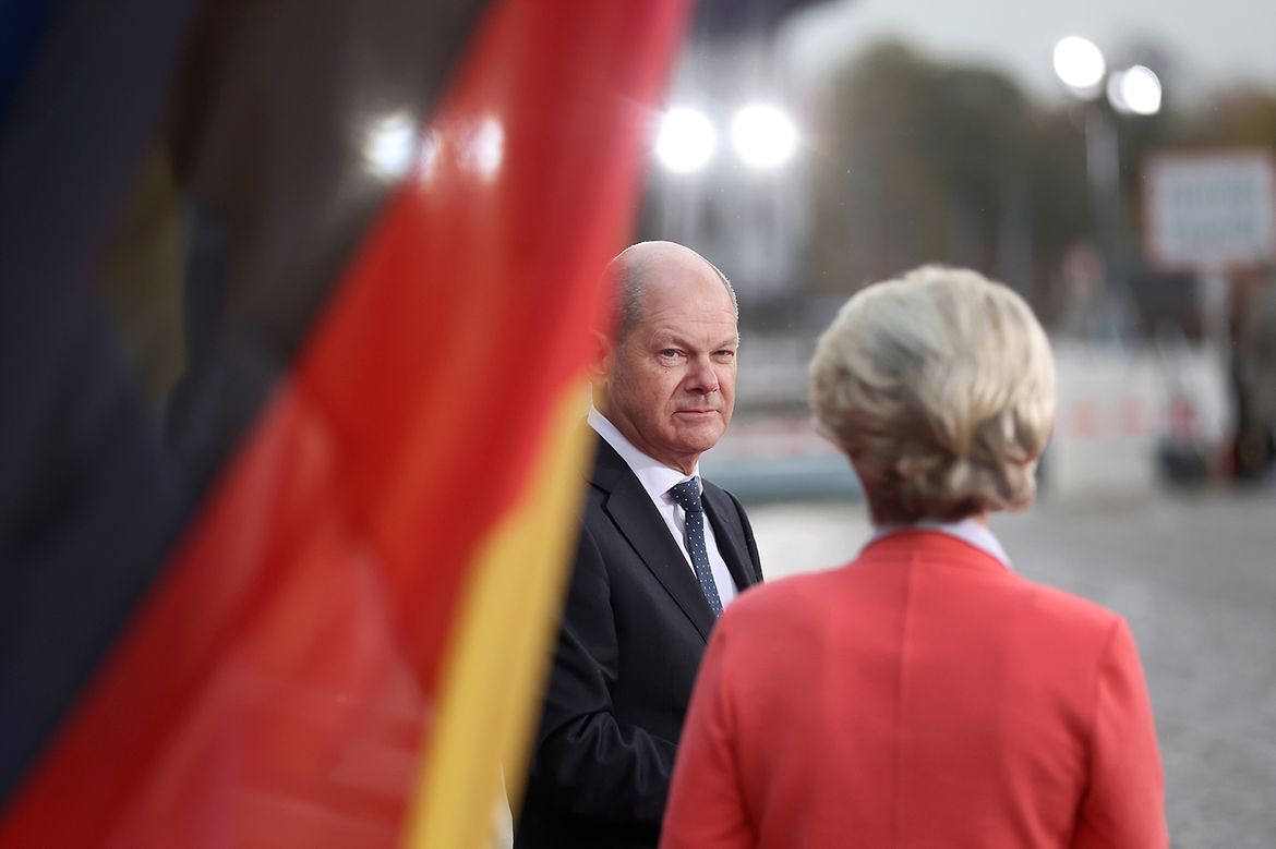 Photo: The EU Commission and Germany as G7 Presidency invite you to an expert conference on the reconstruction of Ukraine in Berlin. Credit: Federal Government/Hartmann https://www.bundeskanzler.de/bk-de/mediathek/ukraine-konferenz-wiederaufbau-2137608