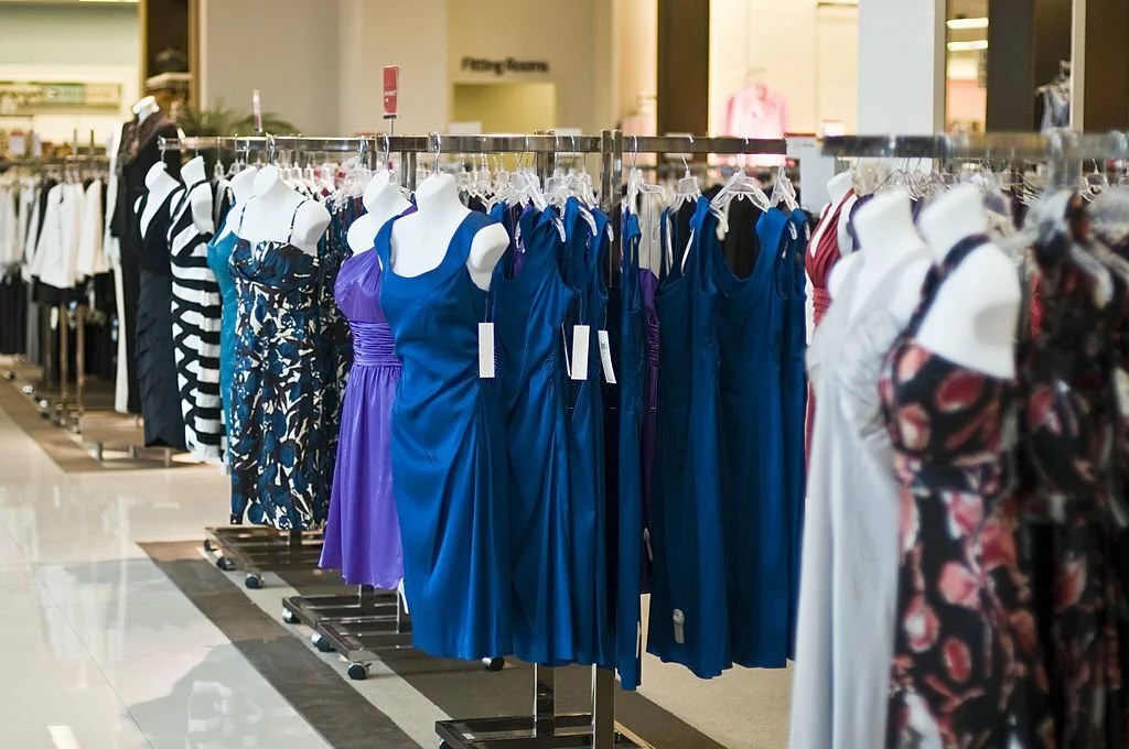 Dress shops near me: discover the latest fashion trends