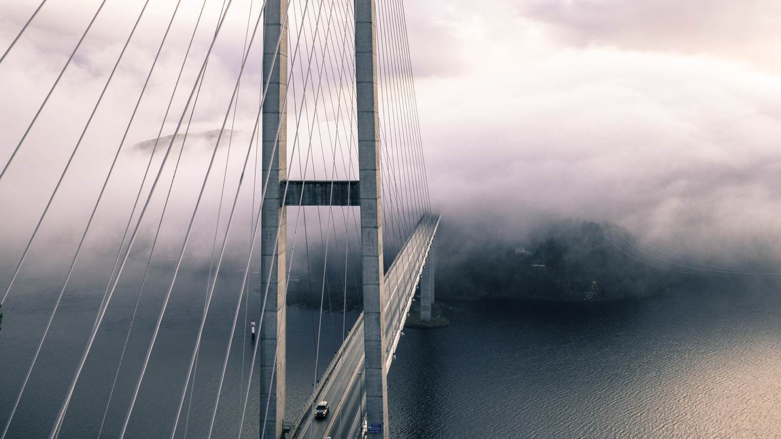 Serverless Hybrid Cloud: Accessing an API Gateway via VPN or Direct Connect