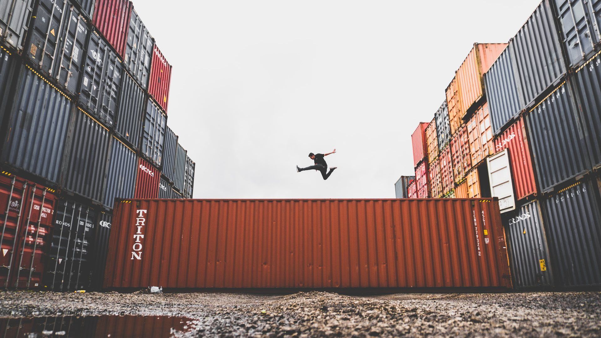 Three ways to run Docker on AWS