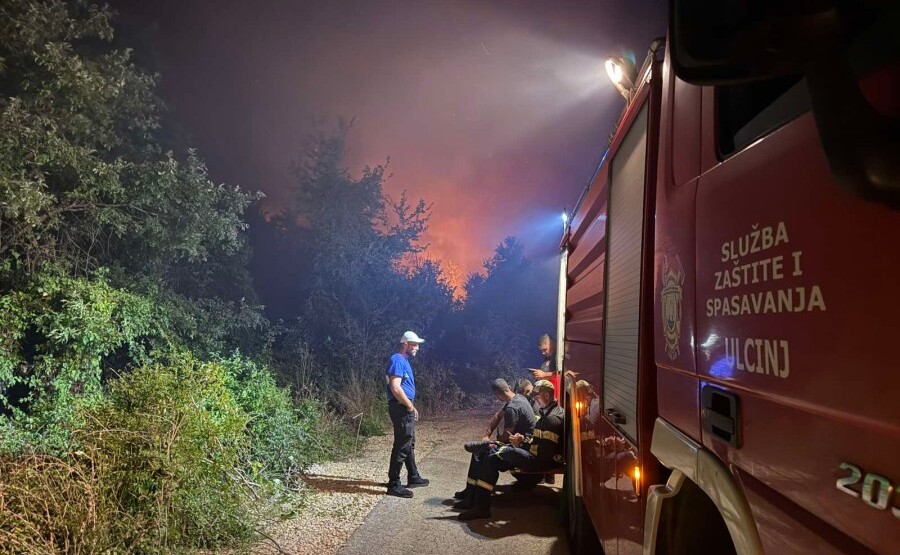 Požari i dalje aktivni u Ulcinju i Herceg Novom: Šest vazduhoplova angažovano na gašenju