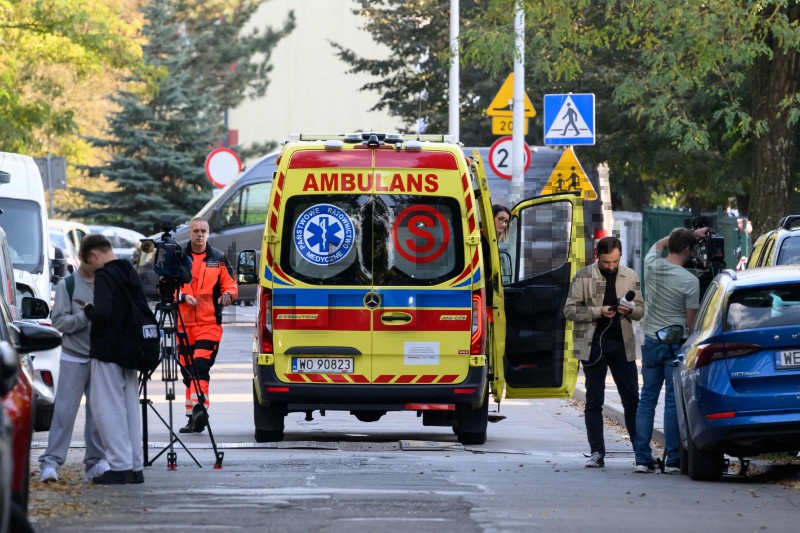Učenik nožem napao vršnjake i nastavnicu u Poljskoj: Najmanje 10 povrijeđenih
