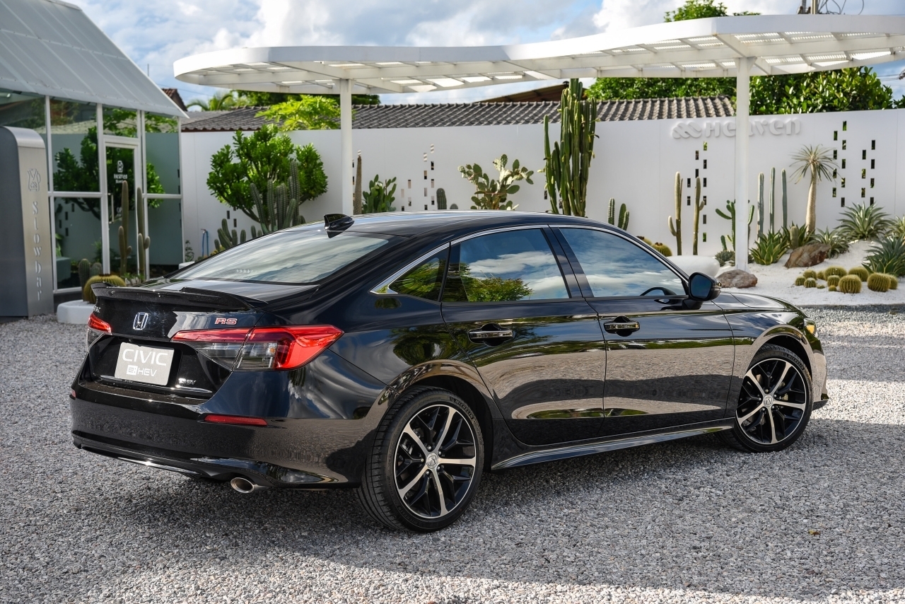 Test drive: รีวิว ทดลองขับ honda civic e:hev rs แรงล้น เก็บเสียงดี