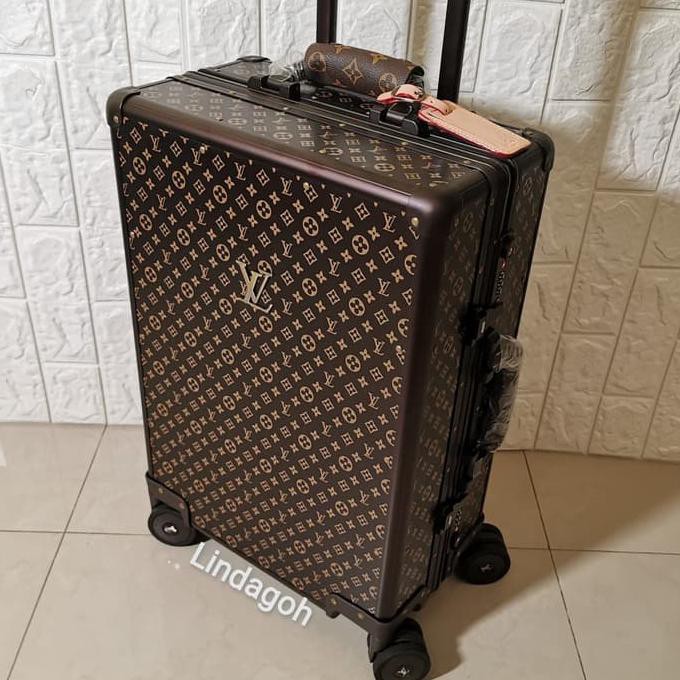 08/04/2021 · unfortunately, removing the metal frame that holds the current tumi monogram patch, will leave a hole where the metal frame is affixed to each tumi bag. Terbaru Koper Monogram Lv Aluminium Kabin Cabin 20 Inch Mirror Quality Tumi Shopee Indonesia