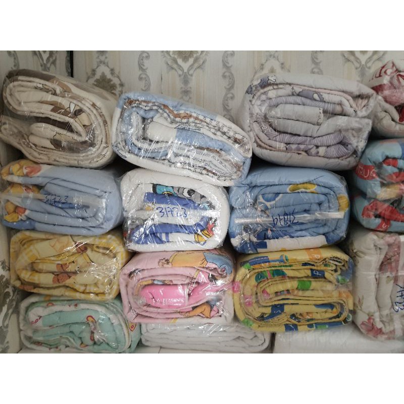 Jual Bed Cover / Selimut 100x200 tinggal pakai sudah Laundry☆preloved  Indonesia|Shopee Indonesia